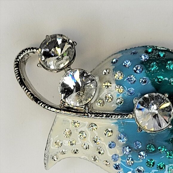 LARGE Blue and White Crystal Leaf Brooch - Picture 4 of 7